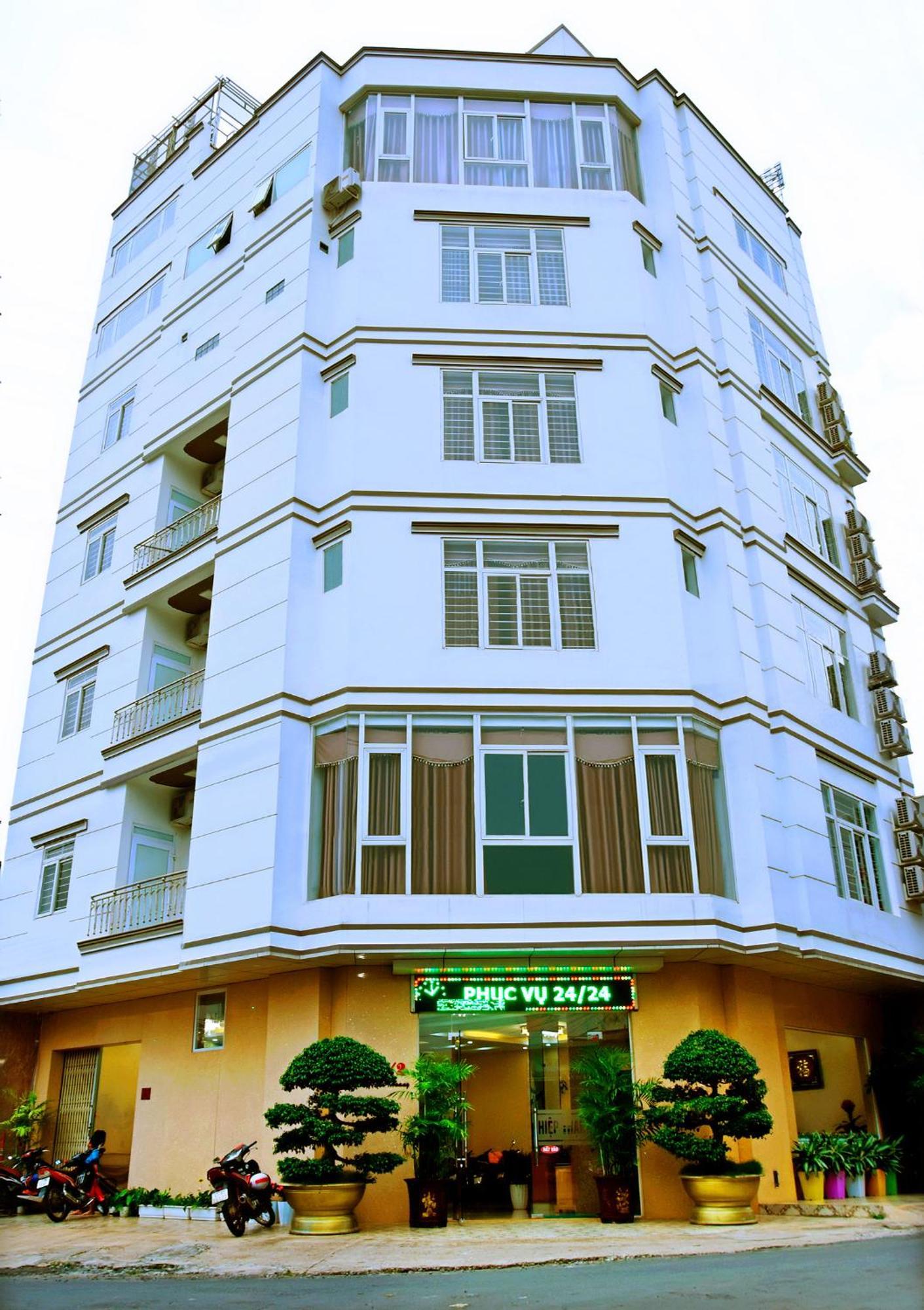 Khach San Hiep Thanh Buon Ma Thuot Bagian luar foto